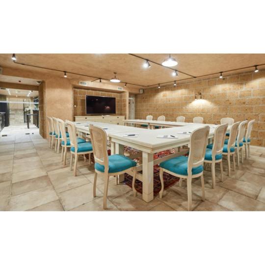 villa vitae balatonfured vilagos padloburkolat jarolap tortfeher rusztikus country mediterran etkezo furdoszoba fagyallo terasz.jpg